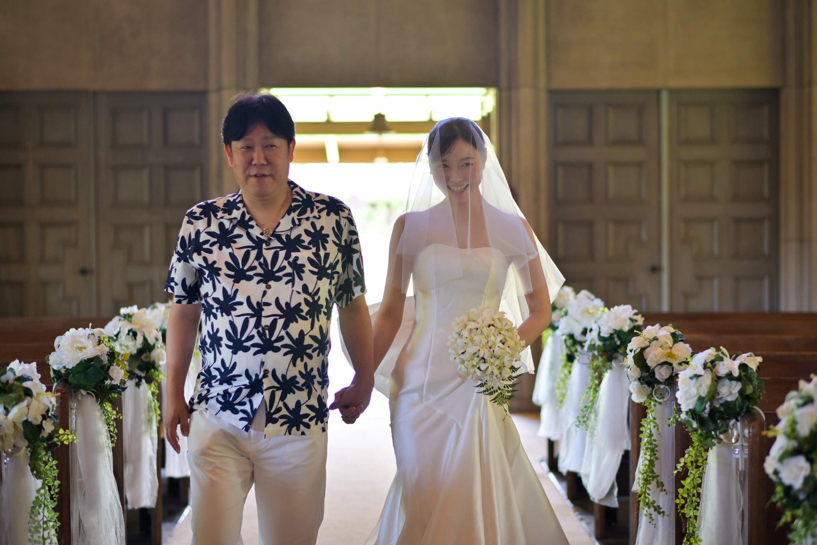 リゾート結婚式 参列ファミリーセット リゾート婚に参列する両親の服装は？注意点やマナーなども知ろう｜TUTU
