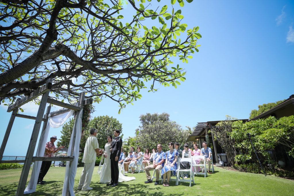 ハワイで親族・家族のみで結婚式・挙式を行える会場