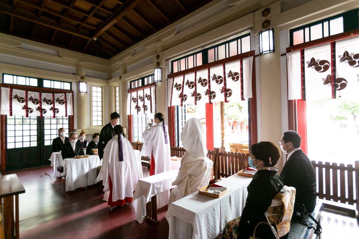 大阪 神社結婚式の費用と格安挙式にする方法 ワンエイトプランニング